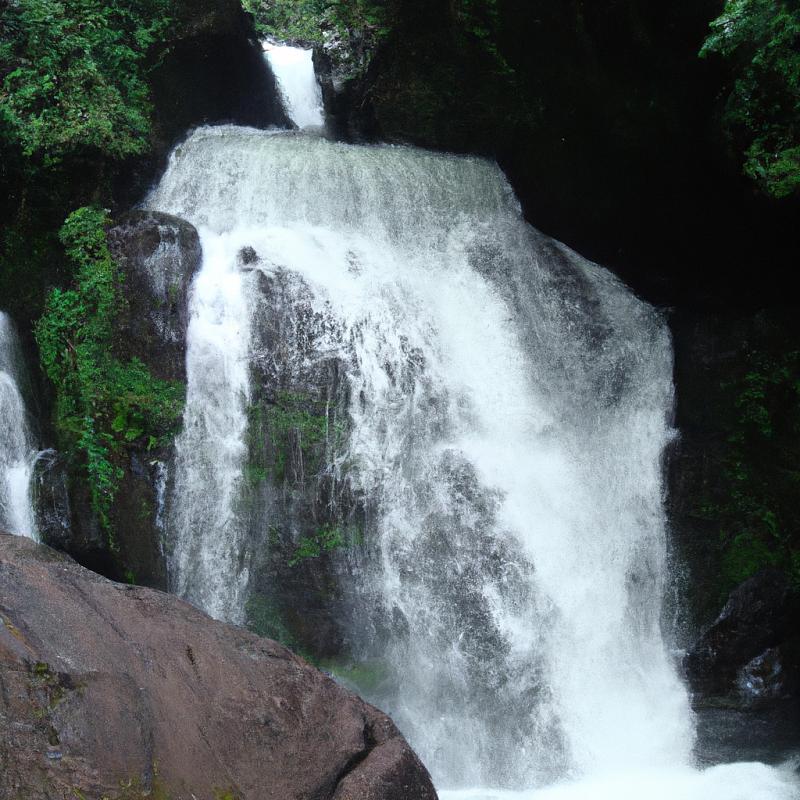 Vodopád, který hovoří: Tajemství tajemného údolí v nejhlubším pralese! - foto 2